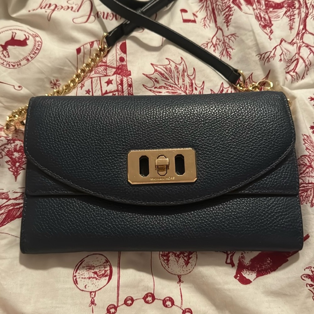NAVY CROSS BODY BAG